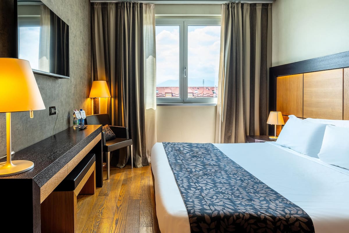 Superior eenpersoonskamer | 1 slaapkamer, luxe beddengoed, een minibar, een kluis op de kamer