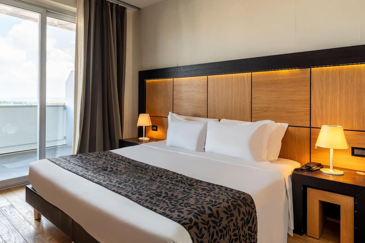 Superior Twin Room | 1 bedroom, premium bedding, minibar, in-room safe