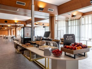 Daily buffet breakfast (EUR 9.5 per person)