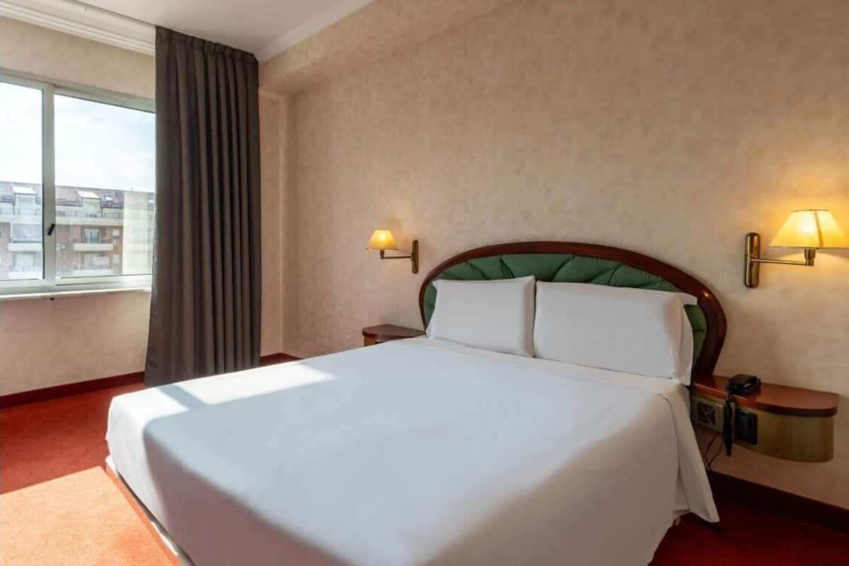 1 bedroom, premium bedding, minibar, in-room safe