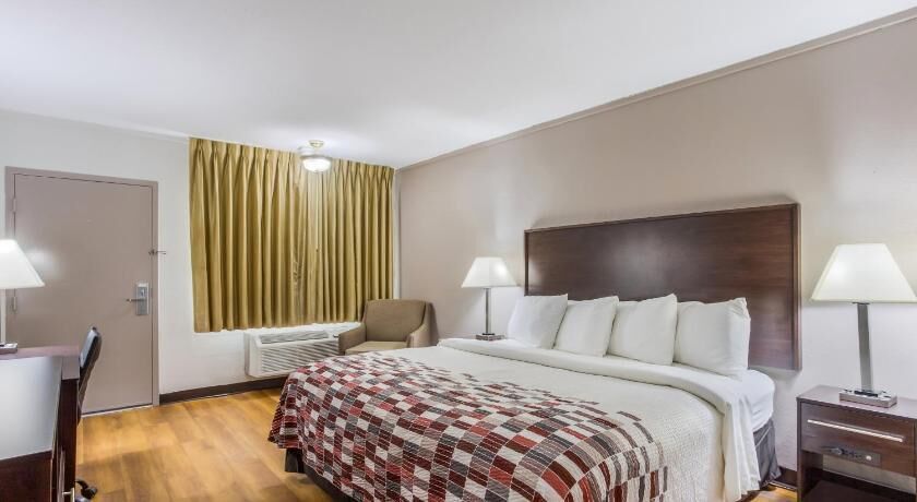 Desk, iron/ironing board, free cots/infant beds, free WiFi