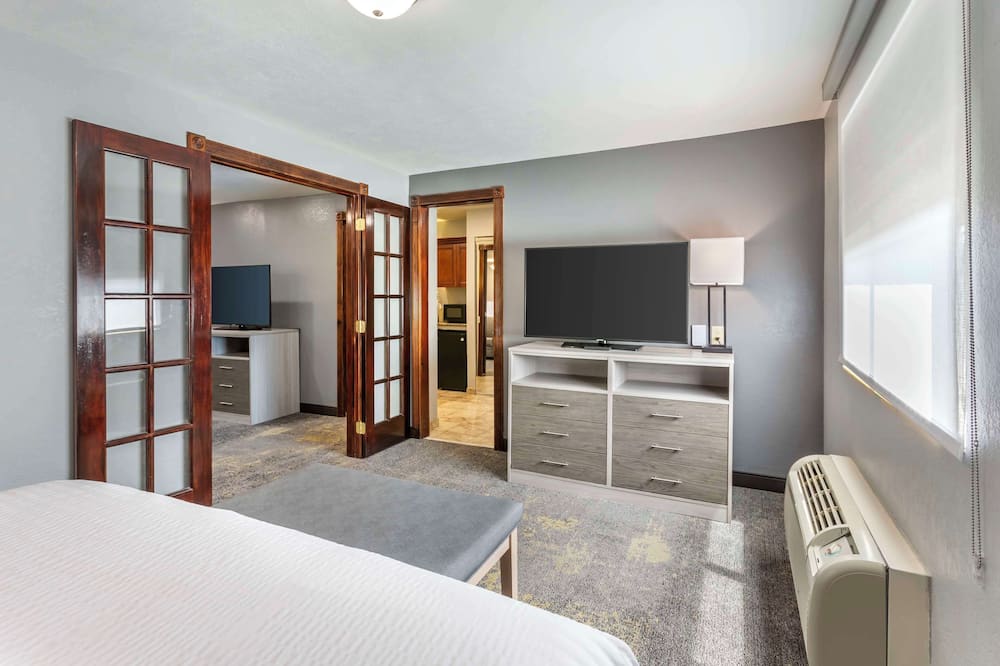 Best Western Plus Weston Inn