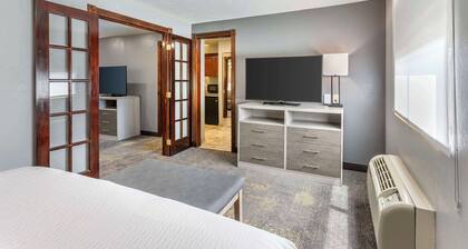 Best Western Plus Weston Inn