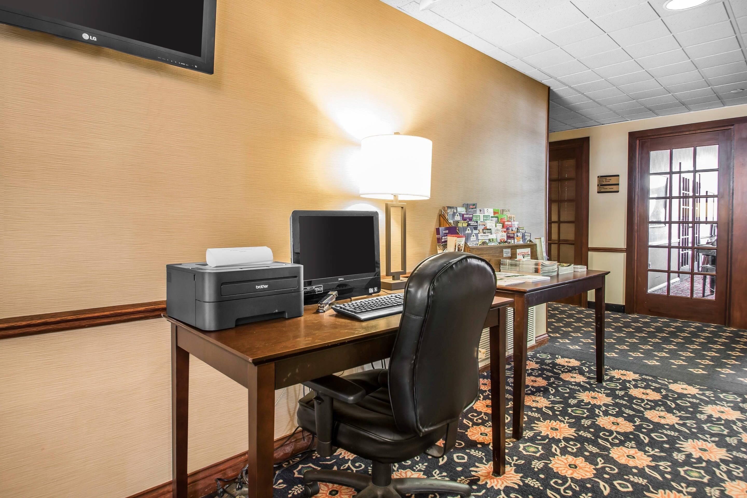 Photo - Comfort Suites Madison West - Middleton