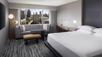 Literie de qualité, couette en duvet, lit avec matelas à plateau-coussin