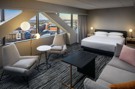 Deluxe Room, 1 King Bed