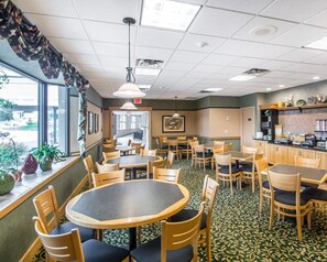Free daily buffet breakfast - Quality Inn Geneseo (Geneseo)