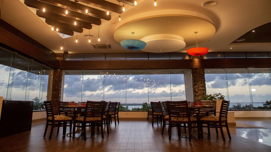 Wyndham Grand Cancun All Inclusive Resort & Villas