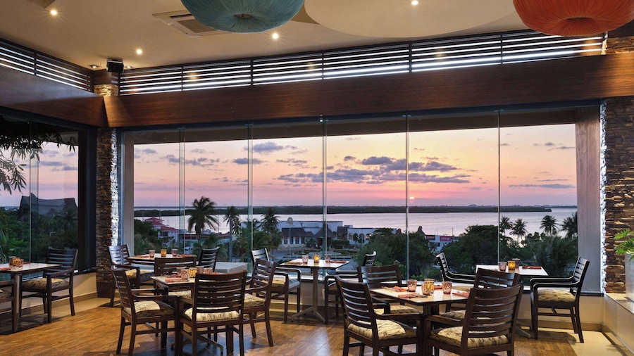 Wyndham Grand Cancun All Inclusive Resort & Villas