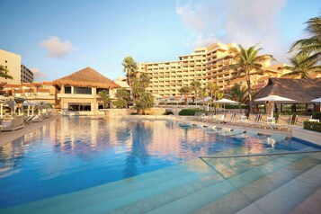 3 outdoor pools, open 11:00 AM to 7:00 PM, cabanas (surcharge)