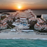 Wyndham Grand Cancun All Inclusive Resort & Villas