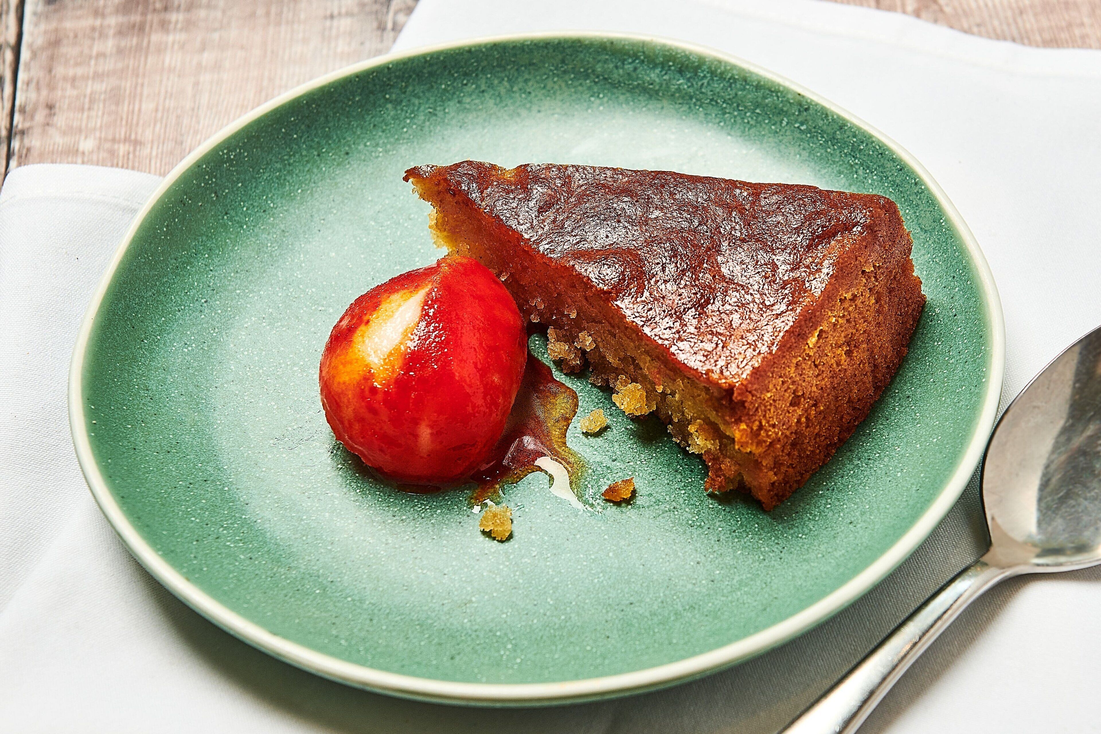 breakfast, lunch, dinner served; british cuisine