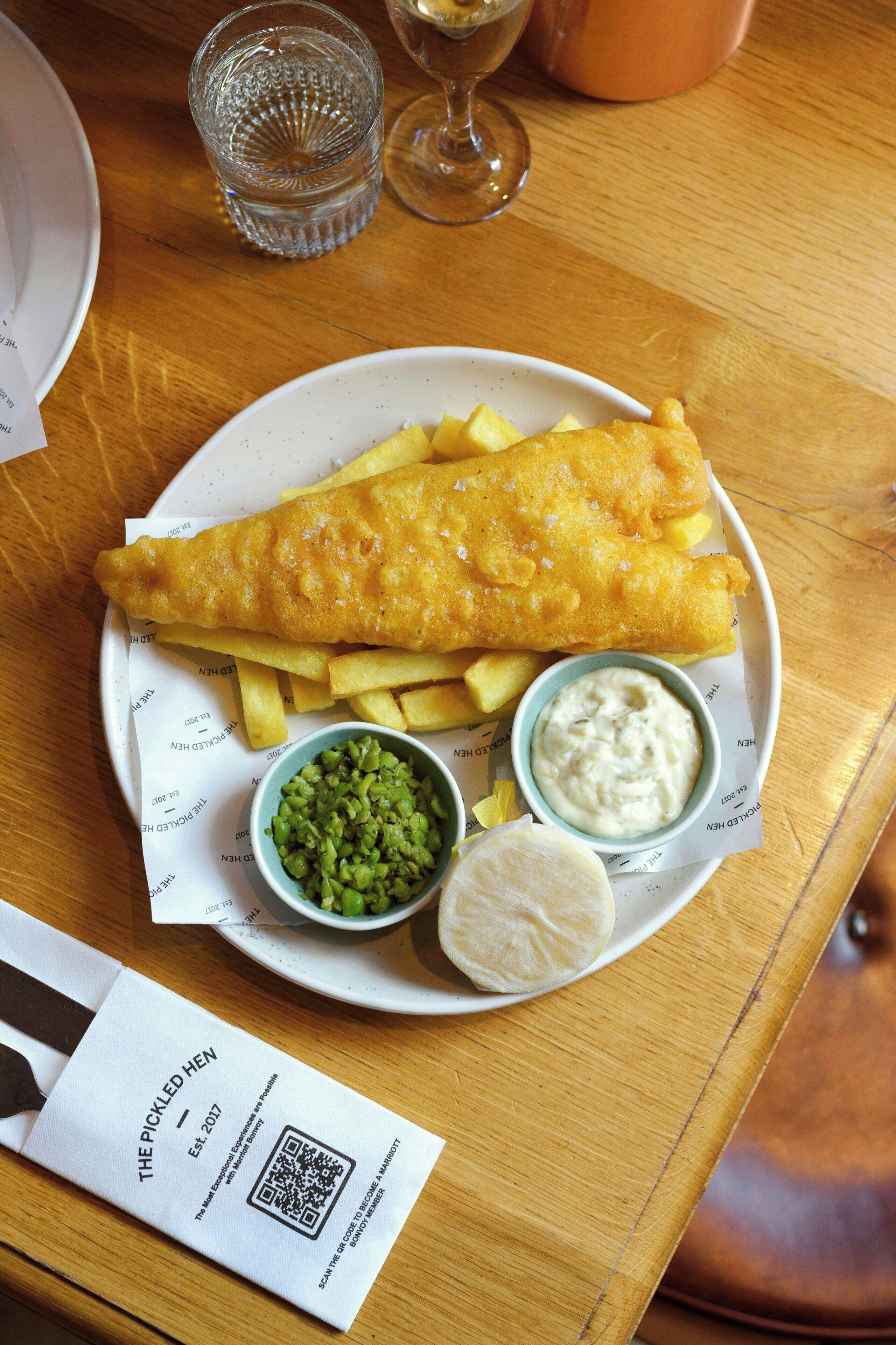 breakfast, lunch, dinner served; british cuisine