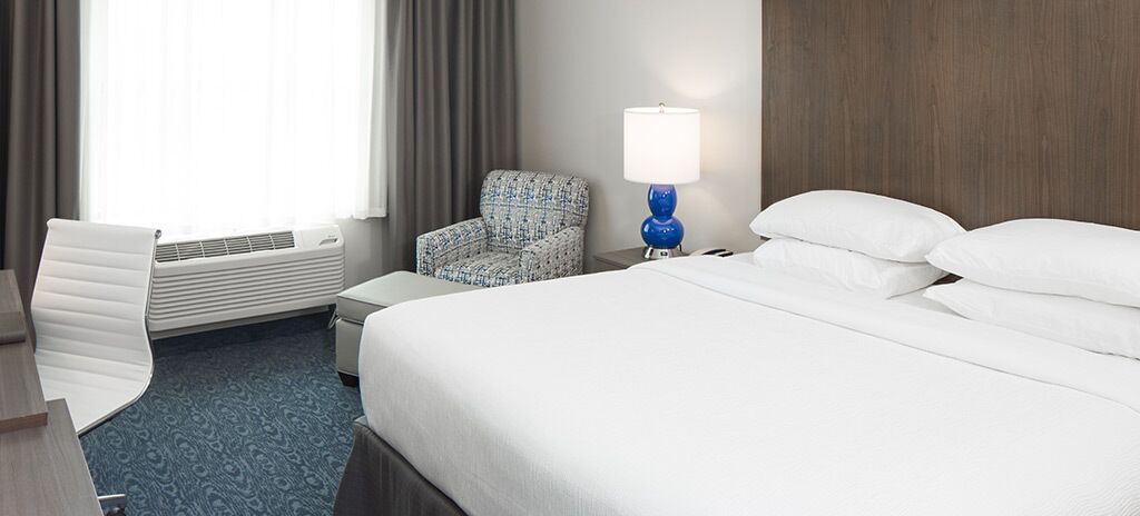 Frette Italian sheets, premium bedding, in-room safe, soundproofing