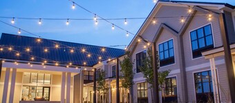 Hotel Renovo Des Moines Urbandale,Tapestry Collection Hilton