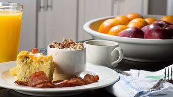 Free daily buffet breakfast