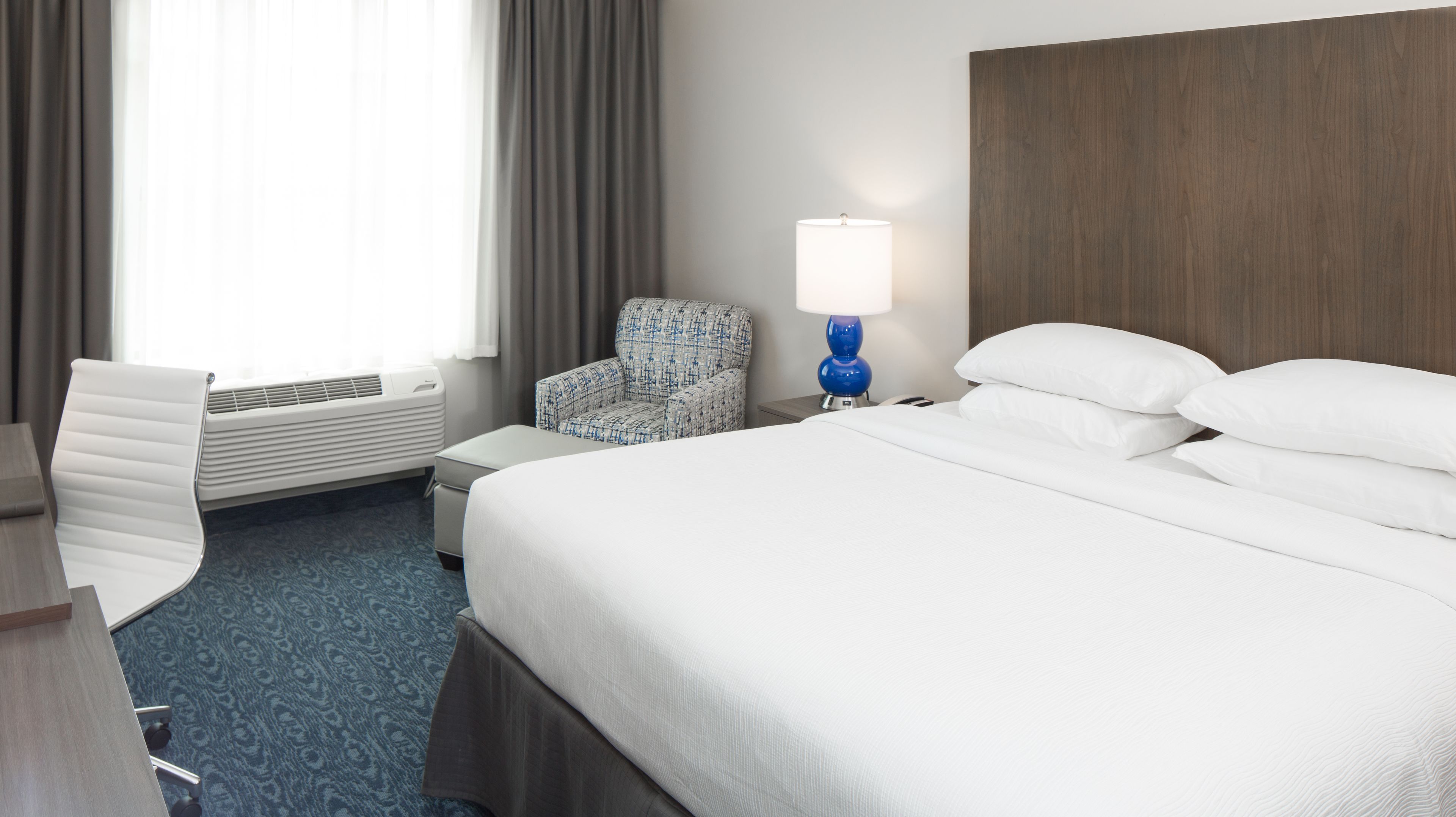 Frette Italian sheets, premium bedding, in-room safe, soundproofing