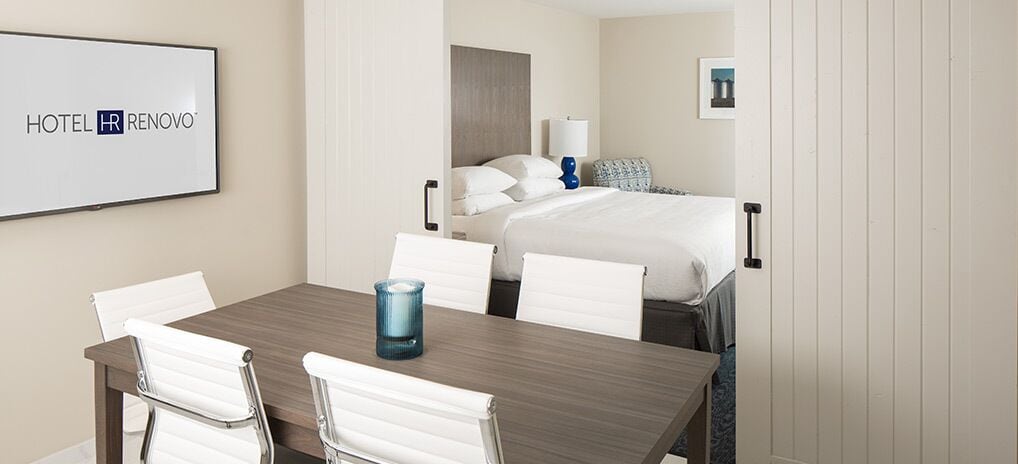 Studio Suite, 1 King Bed, Kitchen