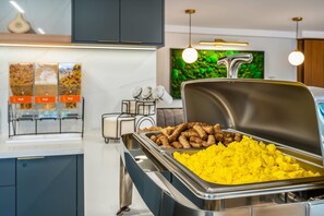Inbegriffenes kontinentales Frühstück unter der Woche