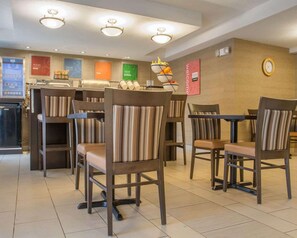 Free continental breakfast on weekdays