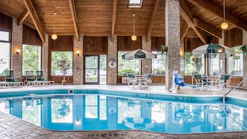 Indoor pool, pool loungers