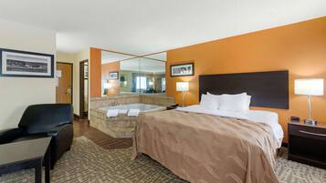 Bureau, fer et planche à repasser, lits bébé (gratuits)