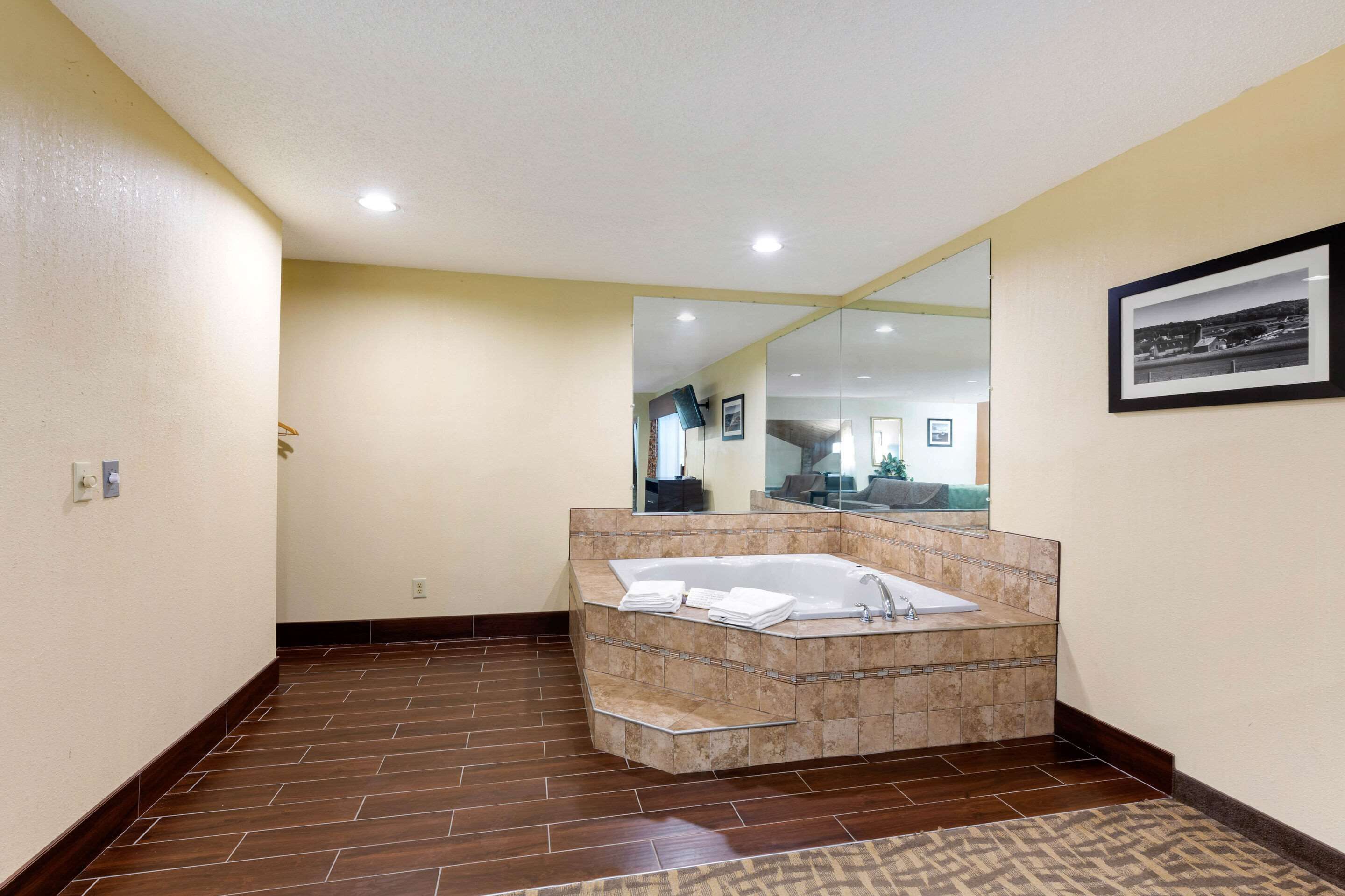 desk, iron/ironing board, free cots/infant beds, rollaway beds