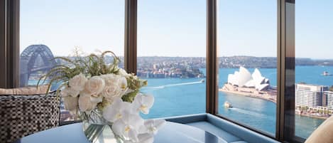 Four Seasons Full Harbour Suite King | วิวจากห้องพัก