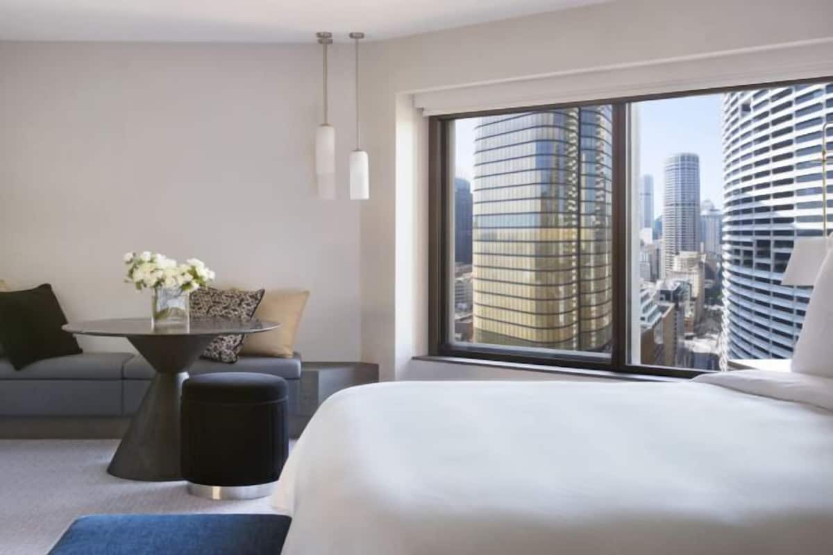 Premium bedding, pillow-top beds, minibar, in-room safe