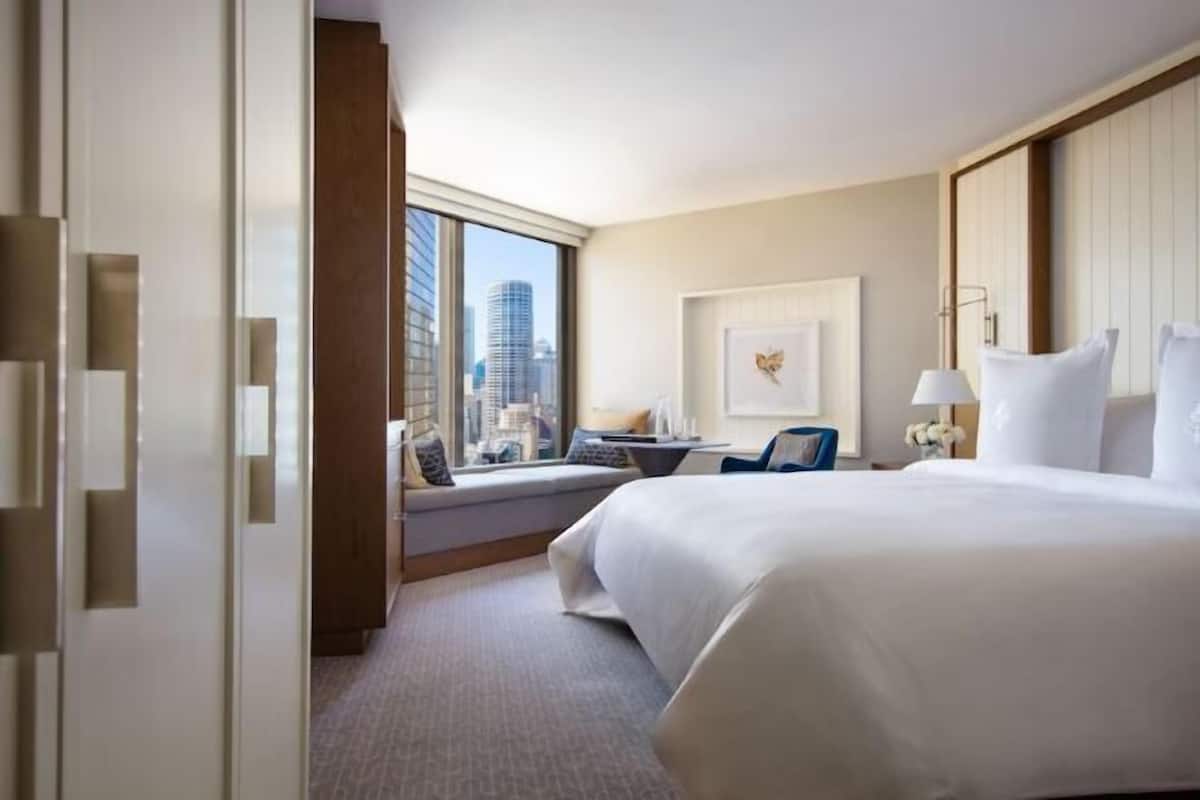 Premium bedding, pillow-top beds, minibar, in-room safe
