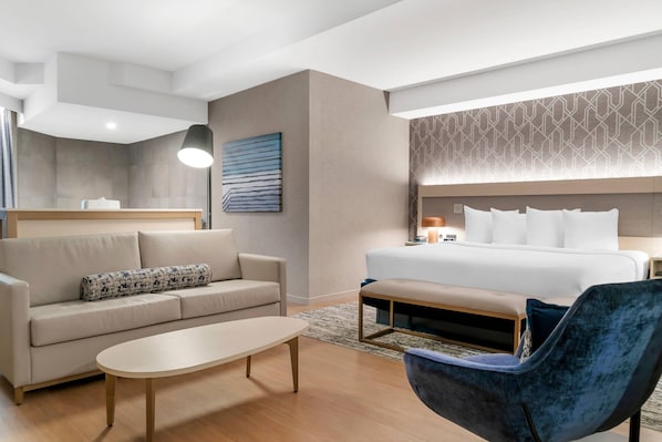 Premium bedding, in-room safe, desk, laptop workspace - Radisson Plaza Hotel at Kalamazoo Center (Kalamazoo)