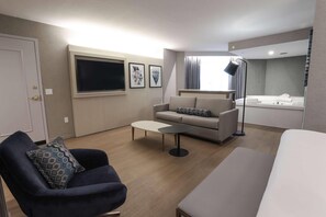 Premium bedding, in-room safe, desk, laptop workspace - Radisson Plaza Hotel at Kalamazoo Center (Kalamazoo)