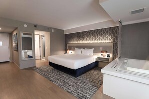 Premium bedding, in-room safe, desk, laptop workspace