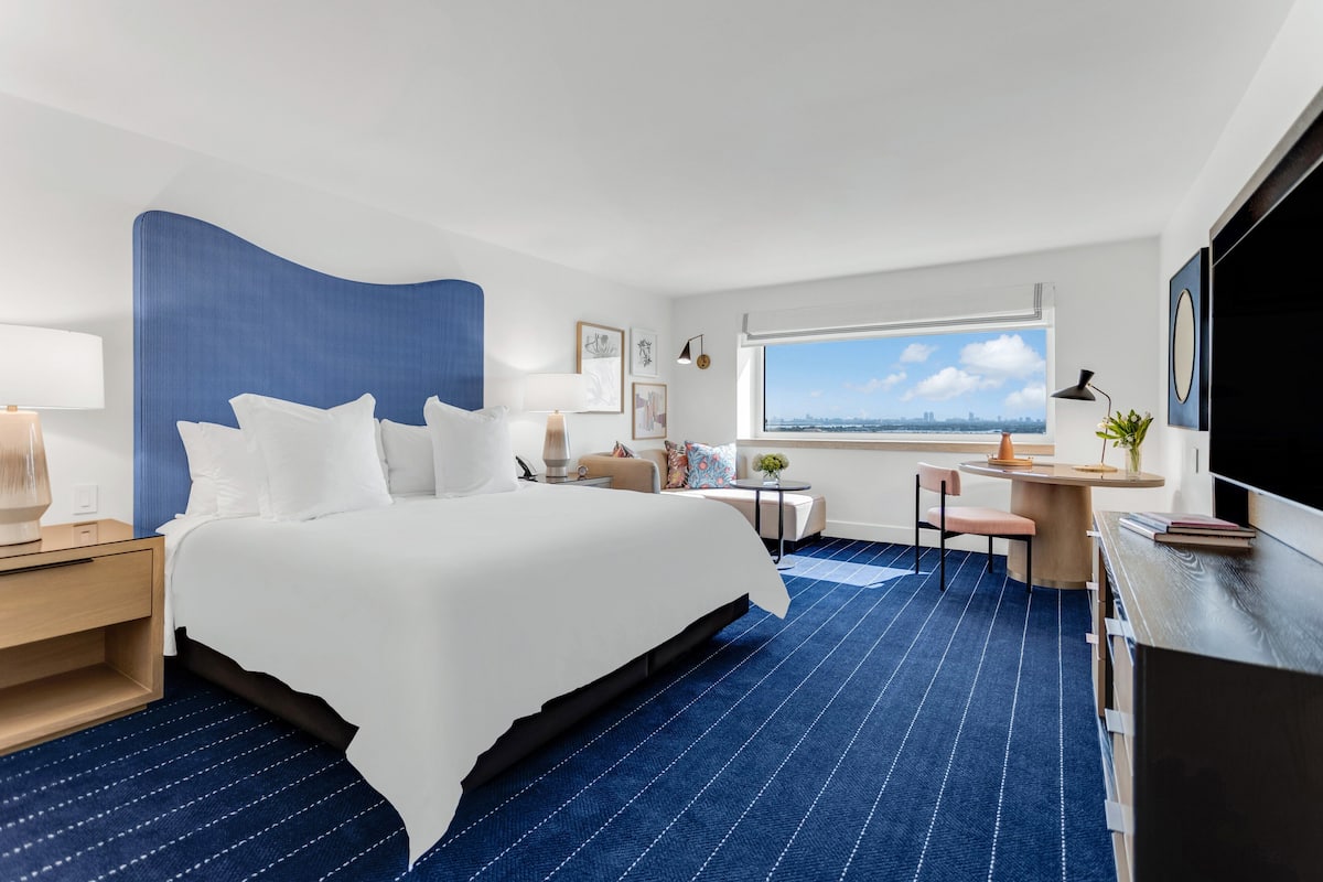 1 bedroom, premium bedding, minibar, in-room safe