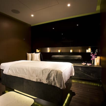 Turkish bath, body treatments, aromatherapy, facials