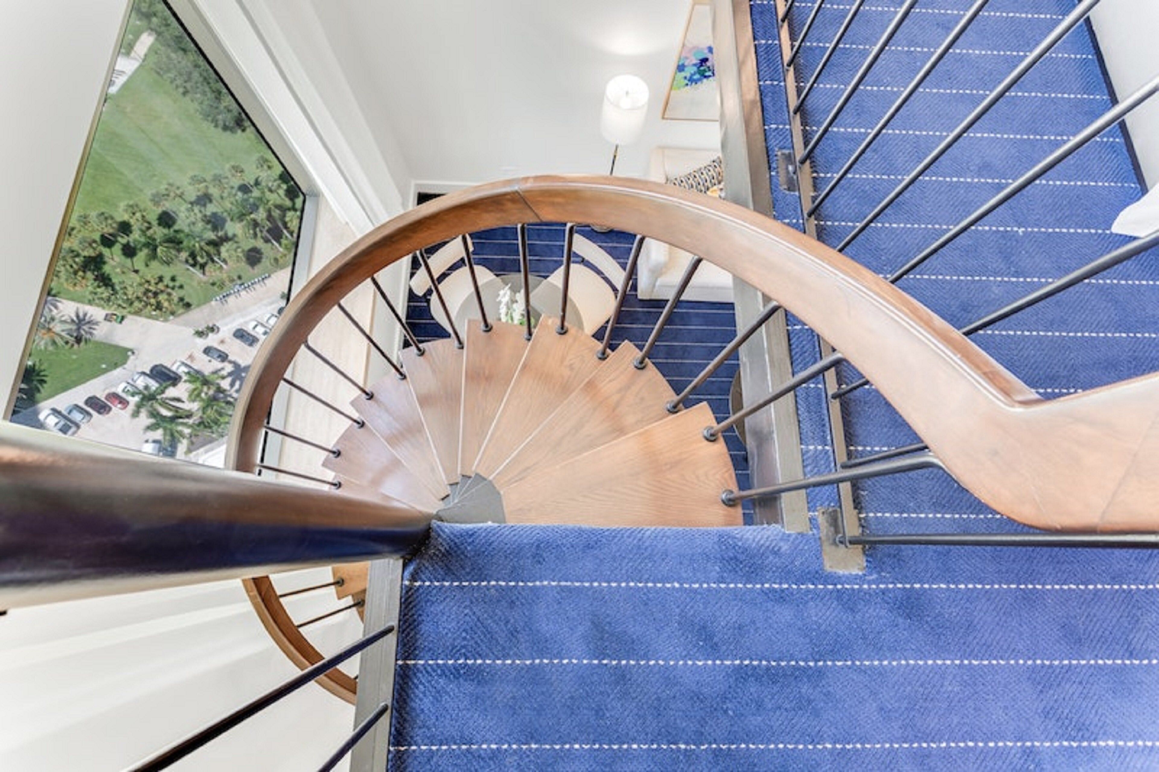 Loft, 1 King Bed (Suite) | Premium bedding, minibar, in-room safe, desk