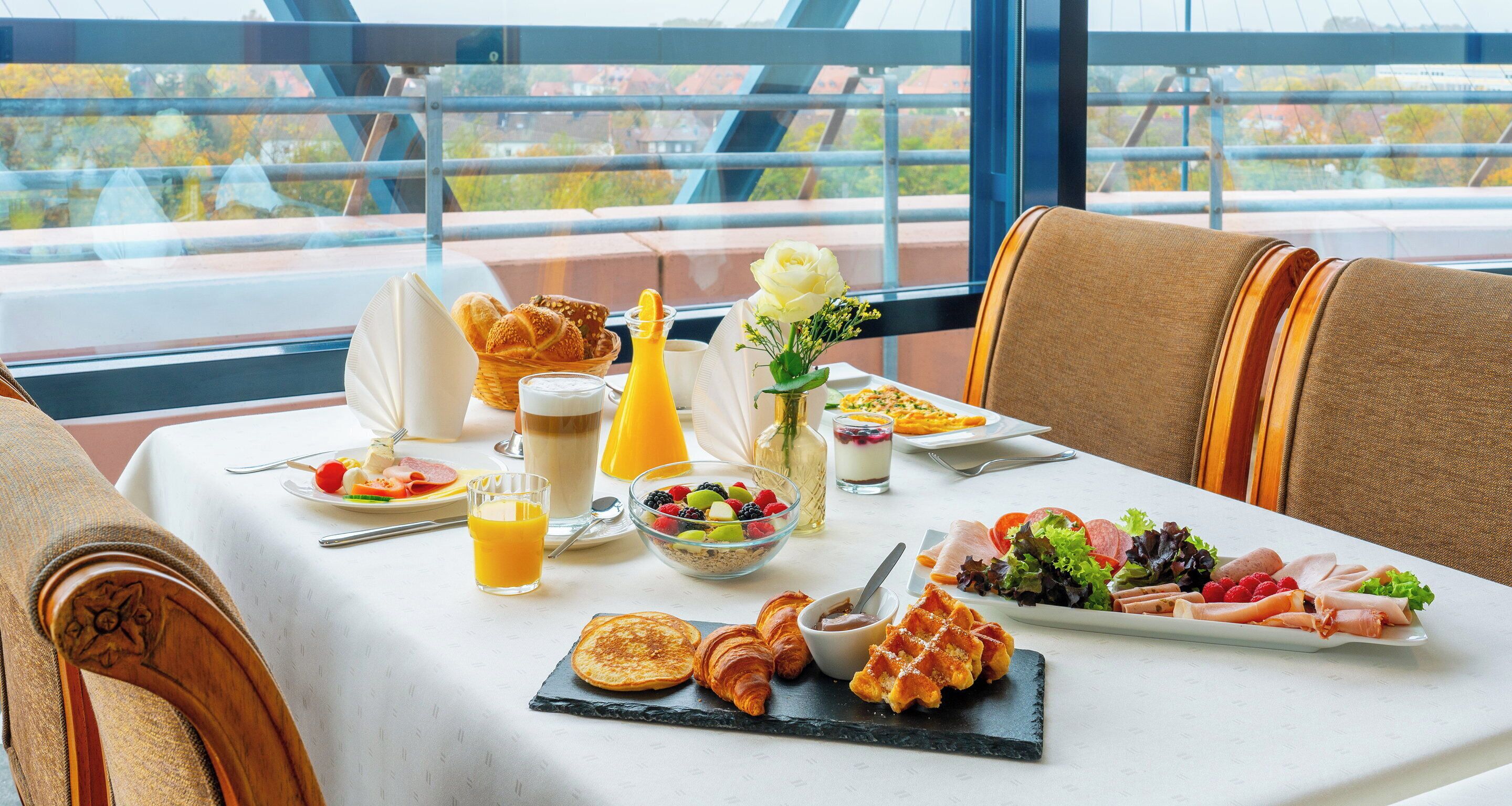 Tägliches kontinentales Frühstück (22 EUR pro Person)