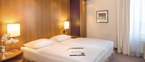 1 Schlafzimmer, Allergikerbettwaren, Schreibtisch