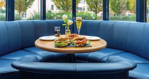 Bar (on property) - Victor's Residenz-Hotel Frankenthal (Frankenthal)