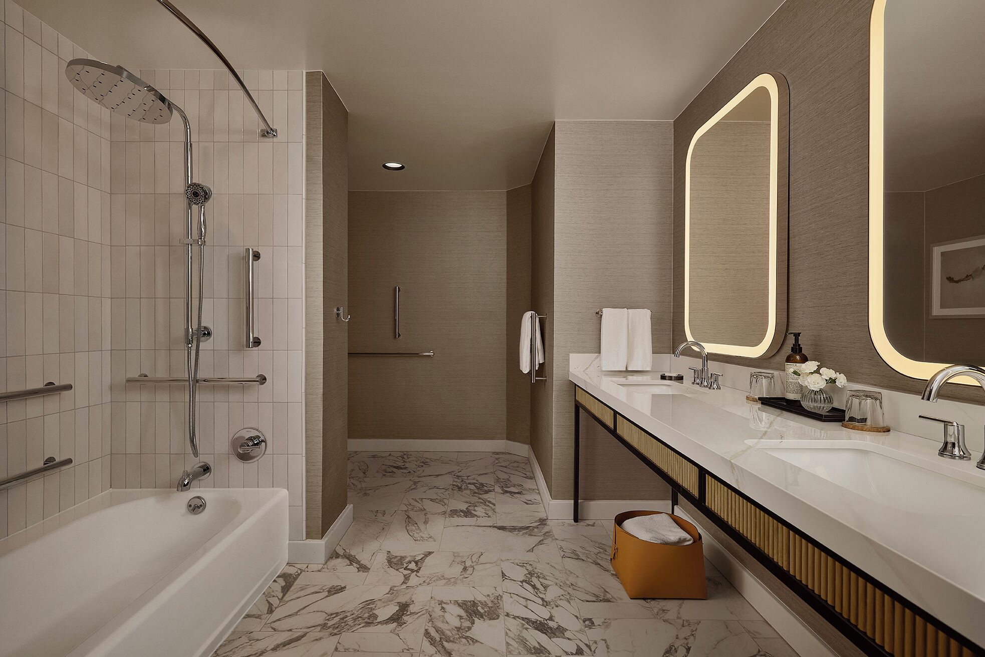 Room, Bathtub (Ada King) | Bathroom | Combined shower/bathtub, free toiletries, hair dryer, bathrobes