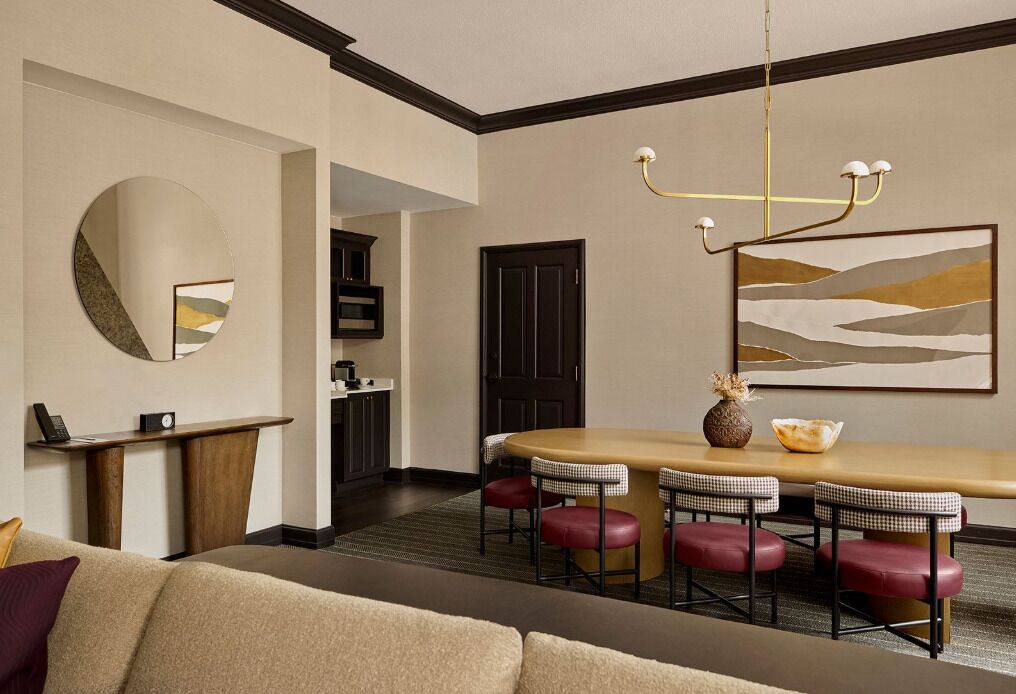 Suite (Mount Powell) | Oppholdsområde | Flatskjerm-TV og filmkjøp