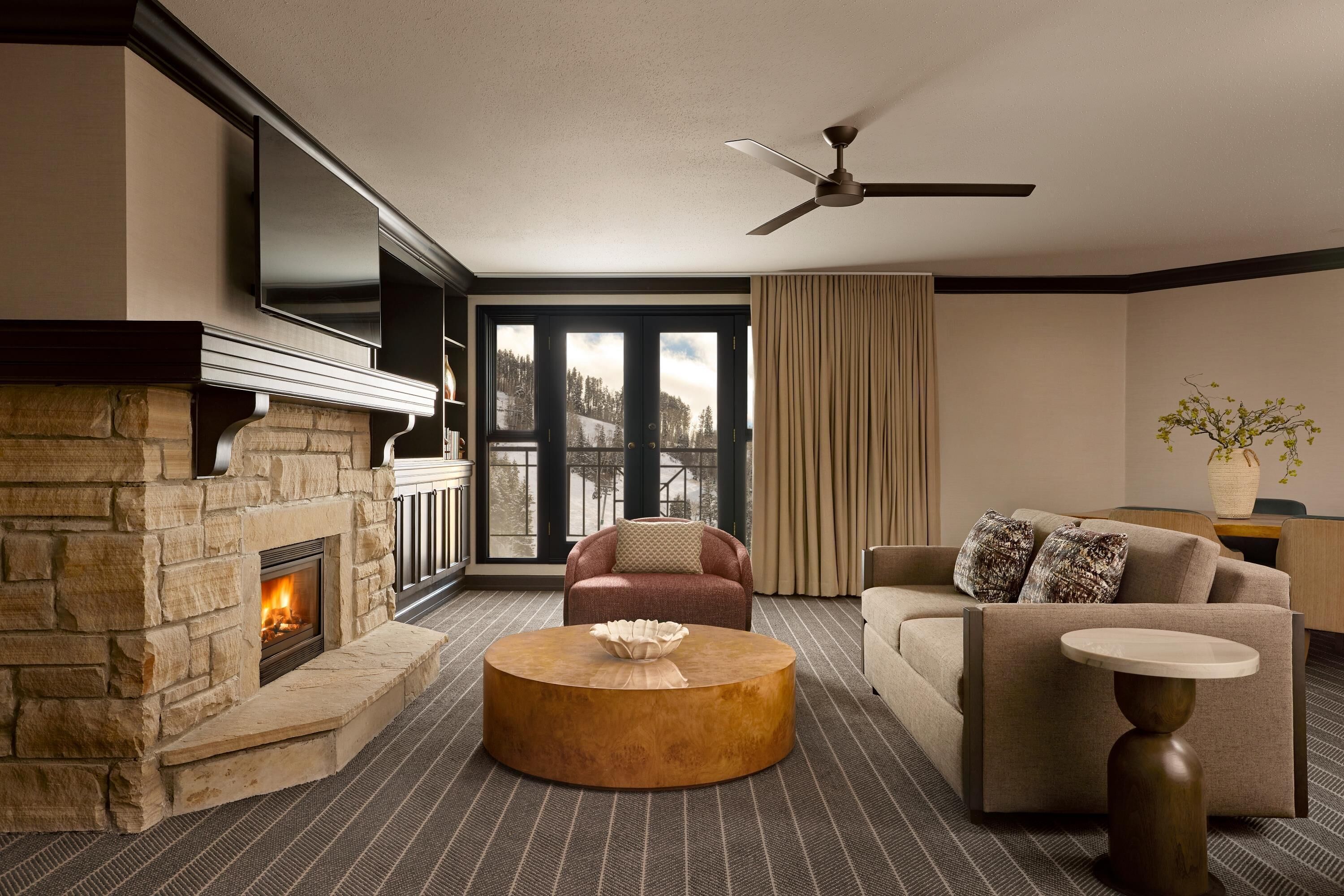 Suite (Jack Scott) | Egyptian cotton sheets, premium bedding, down comforters, pillowtop beds