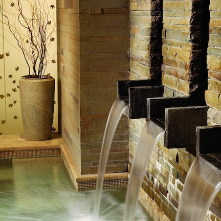 Couples treatment rooms, sauna, hot tub, steam room, body treatments