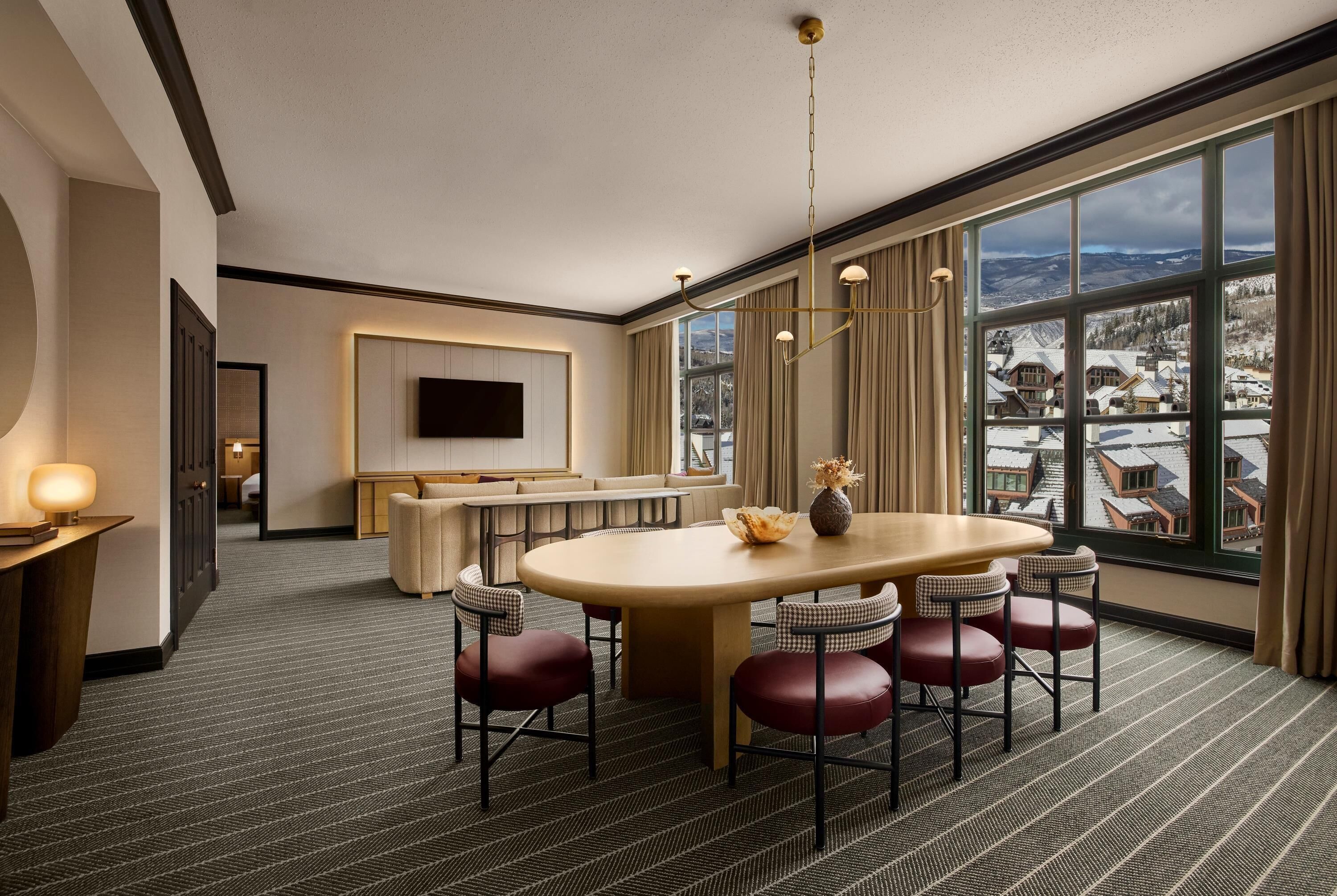 Suite (Meridian) | Egyptian cotton sheets, premium bedding, down comforters, pillowtop beds