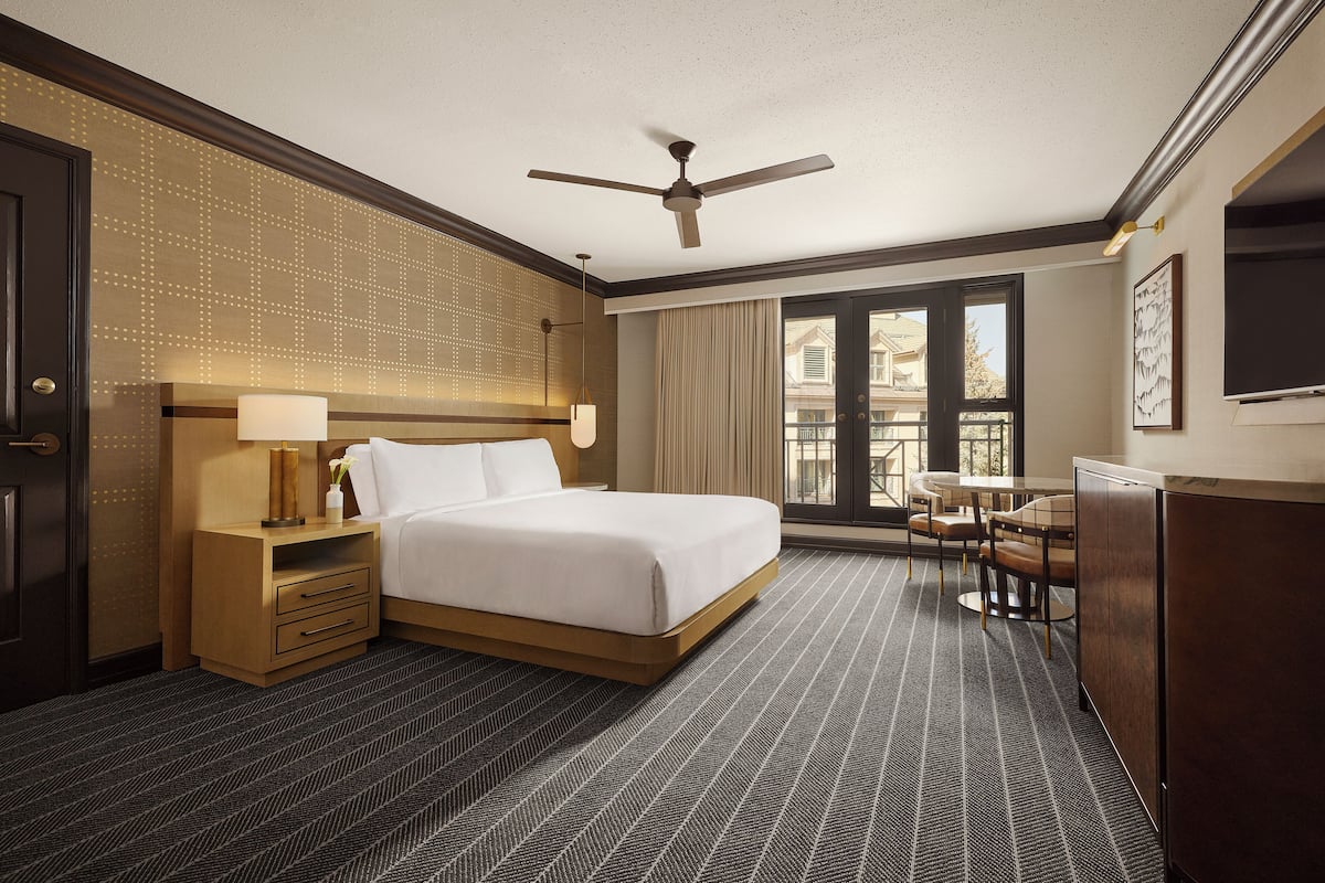 Egyptian cotton sheets, premium bedding, down comforters, pillowtop beds