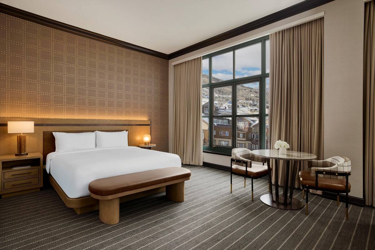 Suite (Mount Lincoln) | Egyptian cotton sheets, premium bedding, down comforters, pillowtop beds