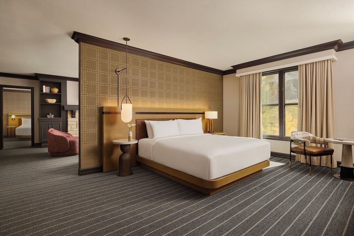 Suite (James Chadwick) | Egyptian cotton sheets, premium bedding, down comforters, pillowtop beds