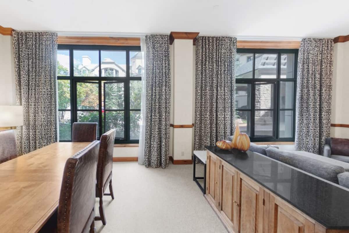 Suite (Mount Powell) | Egyptian cotton sheets, premium bedding, down comforters, pillowtop beds