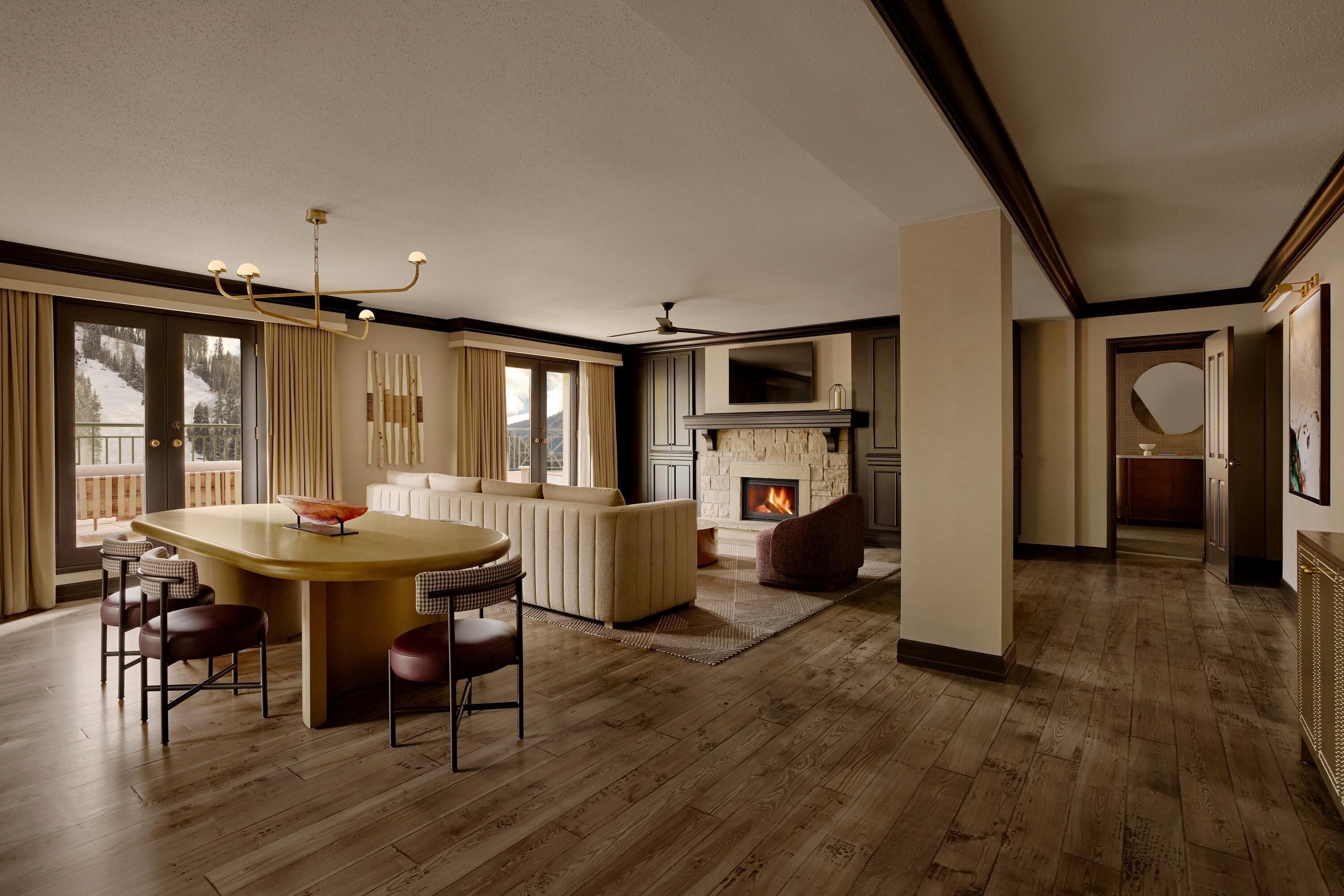 Suite (Rial Oxford) | Egyptian cotton sheets, premium bedding, down comforters, pillowtop beds