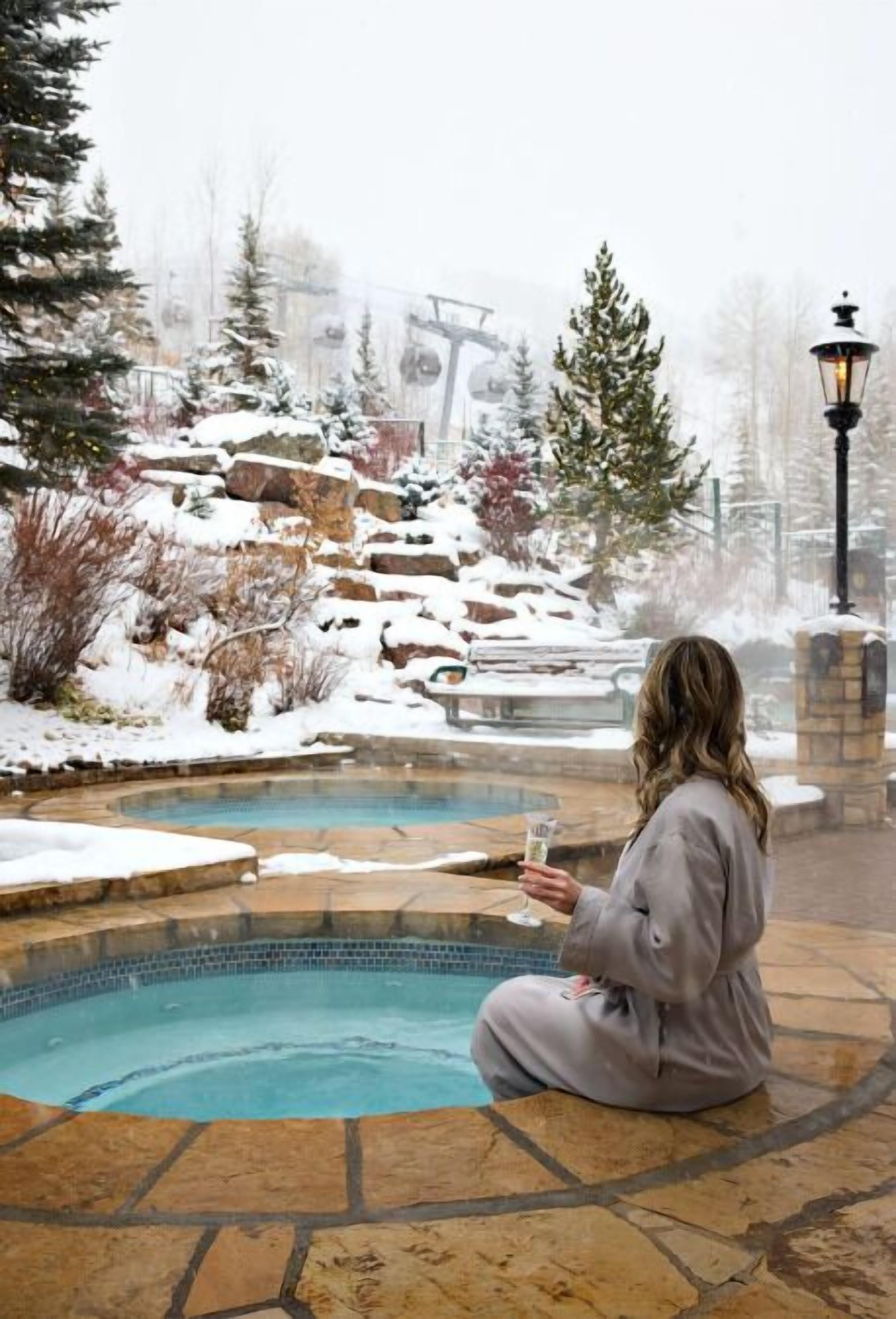 Outdoor pool, pool cabanas (surcharge), pool umbrellas